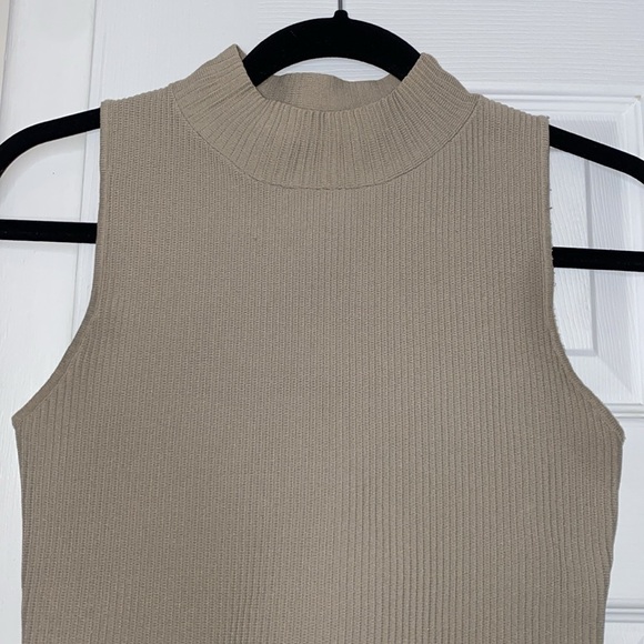 Glassons - Ribbed - Crop Top - Mock Neck - Tank - SMALL - Picture 5 of 6
